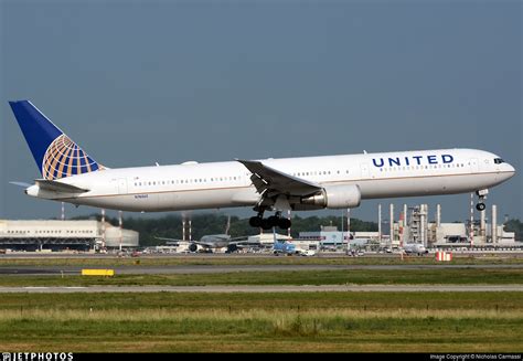 N76062 Boeing 767 424 ER United Airlines Nicholas Carmassi