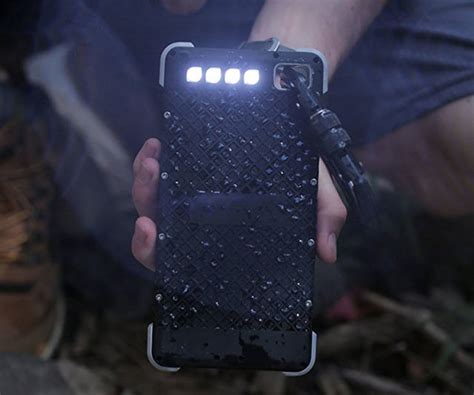 Rugged Solar Charger & Flashlight