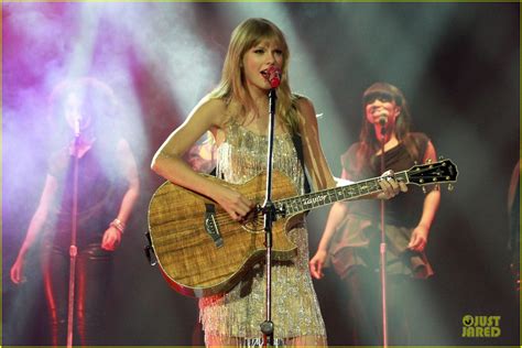 Full Sized Photo of taylor swift perfornance in brazil 42 | Photo ...