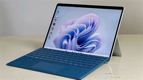 Surface Pro 9 Im Test Microsofts Antwort Auf Das Ipad Pro Der Spiegel