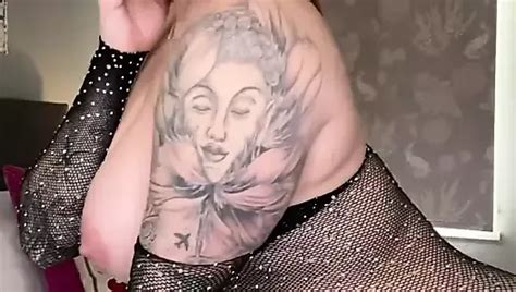 Big Ass British Babe Paige Turnah Is Showing You Exactly How She Performs On Webcam With Her