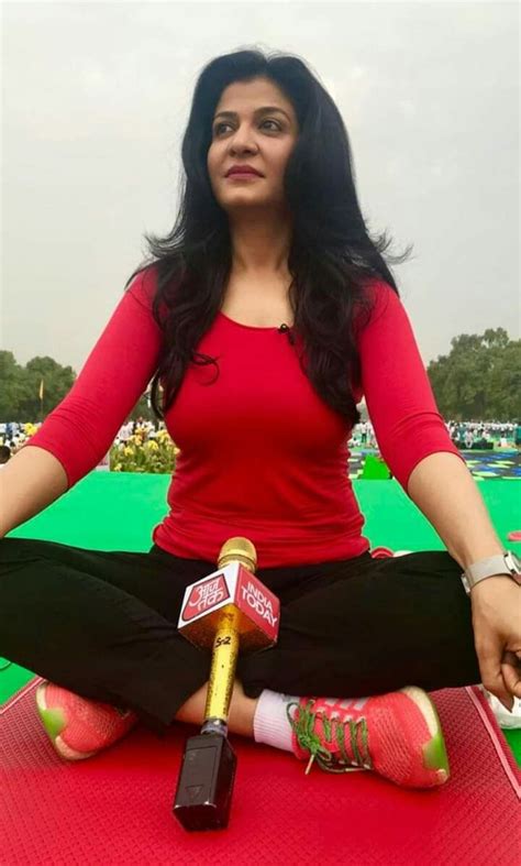 Kumkum Beniwal Abp News Hot Anchor Photos Artofit