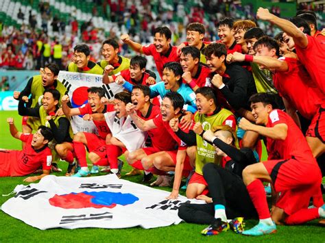 昨年のw杯カタール大会で決勝トーナメント進出を決め喜ぶ韓国代表イレブン ― スポニチ Sponichi Annex サッカー