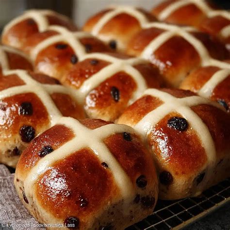 Delicious Mini Hot Cross Buns Recipe Cookcue