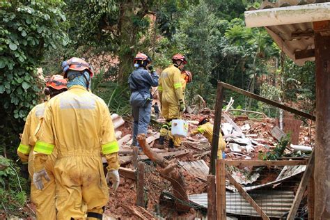 Aumentan A 59 Los Muertos Por Las Lluvias Torrenciales En Brasil