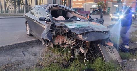 Hoy Tamaulipas Accidentes En Tamaulipas Destroza Su Vehiculo Por Ir A