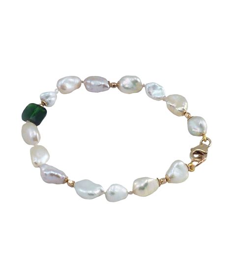 Pearls bracelet keshi pearls is a great accessory for stylish women