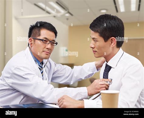 Doctor in office medical hi-res stock photography and images - Alamy