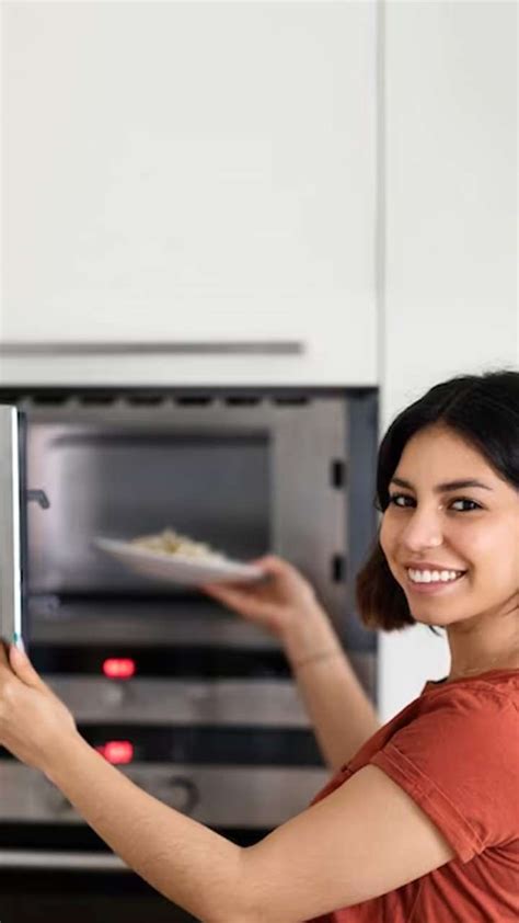 Foods You Should Never Reheat In The Microwave