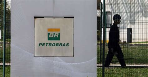 Petrobras reduz preço do querosene de aviação em 7 5