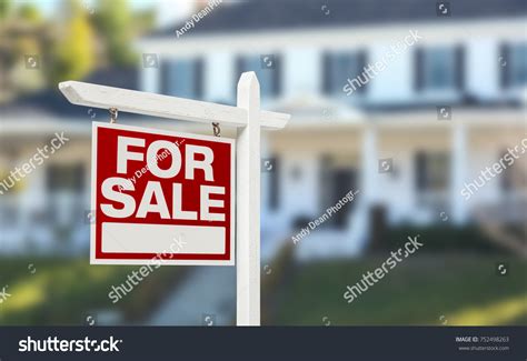 299,942 Sale Sign House Images, Stock Photos & Vectors | Shutterstock