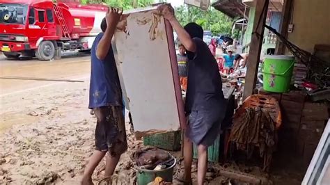 Flooding Landslides Kill Dozens In West Sumatra Video Dailymotion