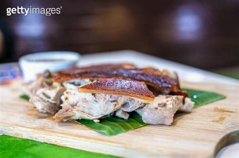 Lechon Philippine Roasted Suckling Pig Dish 이미지 1186876820 게티이미지뱅크