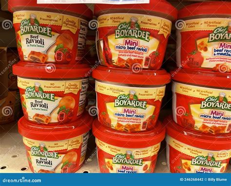 Chef Boyardee Cups Ona Retail Shelf Variety Editorial Photography