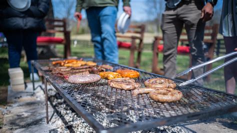 Traditional braai draws South African people from across Tennessee