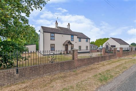 4 Bed Detached House For Sale In Mill Road Walpole Highway Wisbech