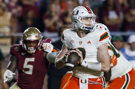 Ct Native And Miami Qb Tyler Van Dyke Enters The Transfer Portal