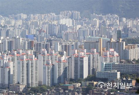 한국갤럽 文 정부 부동산 정책 불만 최고치 국민 68 ‘잘못하고 있다