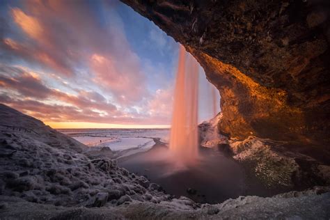 Iceland Photo Tour 2020: Northern Lights around the island