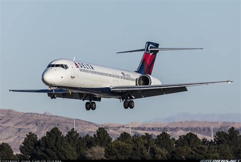 Delta Air Lines Boeing 717 2bd N717jl On Short Final Approach To Las