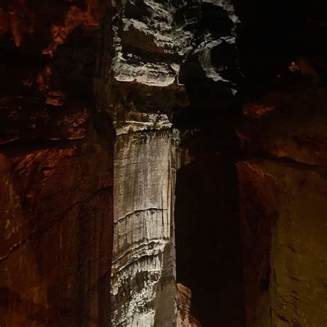 Mammoth Cave Visitor Center - Tourist Information and Service