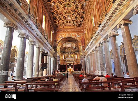 Basilica Di Santa Maria En Trastevere Fotografías E Imágenes De Alta