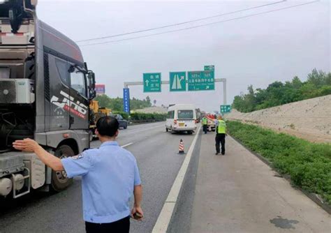 高速救援碰到“天价拖车费”要咋办？打这个电话，他们不会要了搜狐汽车搜狐网