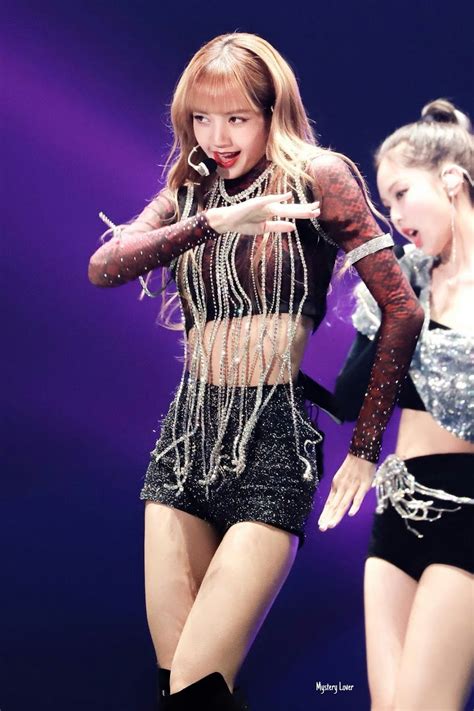 12 Times Blackpinks Lisa Slayed In The Prettiest Stage Outfits Koreaboo