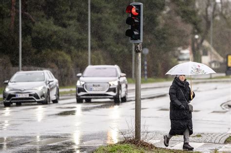 DMI Advarer Om Skybrud Og Kraftig Regn I Store Dele Af Landet BT