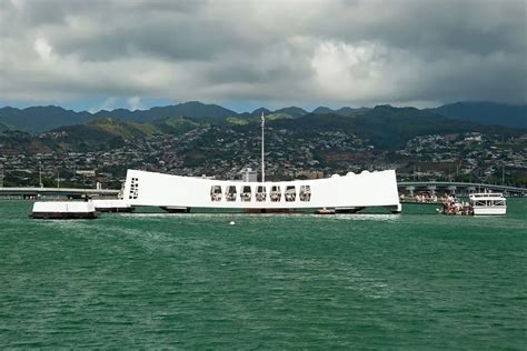 Premium USS Missouri Arizona Memorial Punchbowl Luxury Tour In Oahu