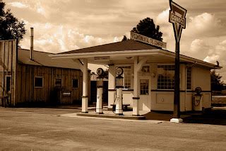 Global Literature: "The Filling Station" by Elizabeth Bishop