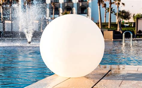 Lighted Spheres Outdoor