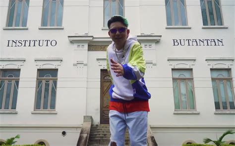 Hit da vacinação MC Fioti lança clipe de funk gravado no Instituto