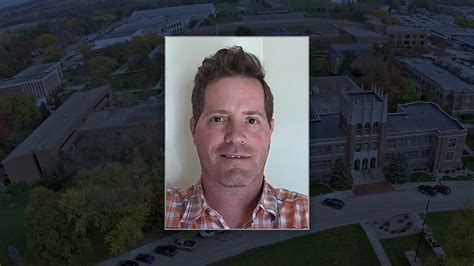 Nathan Bassett ’93 named Nebraska history teacher of the year by Gilder ...