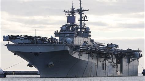 Impressive Amphibious Assault Ship Uss Kearsarge Lhd 3 Historic