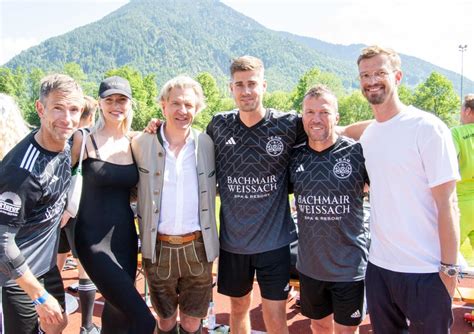 Sportlegenden Und TV Stars Machen Benefiz Spiel In Rottach Egern