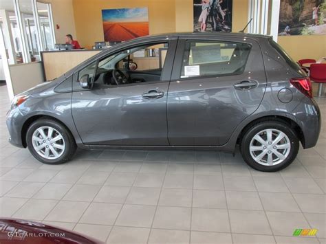 2016 Magnetic Gray Metallic Toyota Yaris 5 Door LE 113366734 Photo 7