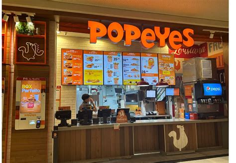 Popeyes faz loucura e distribui frango frito de graça por um dia na