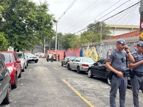 Professora morre e duas ficam feridas em ataque à escola em SP