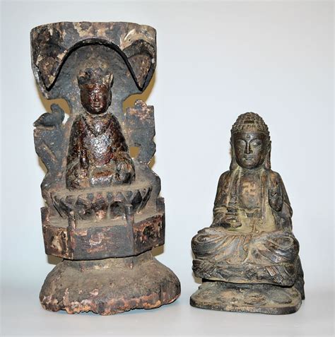 0531 Zwei buddhistische Holzskulpturen China Japan 19 Jh und älter