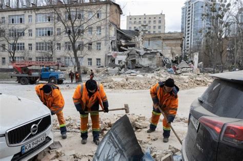 Galerie foto Cum arată Kievul la o zi după ce rușii au bombardat