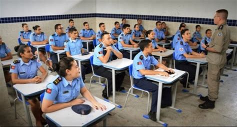 Programas de escolas cívico militares serão encerradas pelo Governo