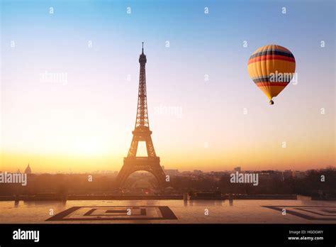 Hot Air Balloon Eiffel Tower Hi Res Stock Photography And Images Alamy