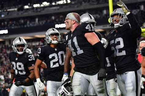 Las Vegas Raiders Three Players Shine In 16 12 Win Over The New York