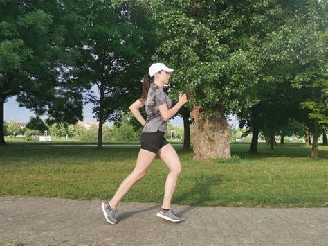 How Many Miles Is 18000 Steps? (Detailed Answer) | OLYRUN