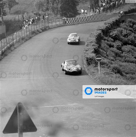 Peter Lumsden Peter Sargent Jaguar E Type Lightweight Leads Roberto