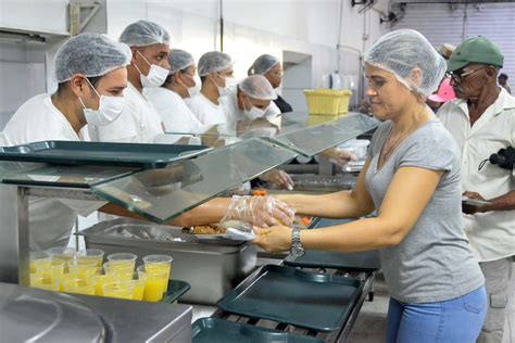 Restaurante Popular Do Varadouro Passa A Distribuir As Refei Es Em