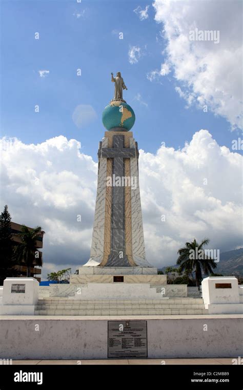 Plaza Los Americas San Salvador Hi Res Stock Photography And Images Alamy