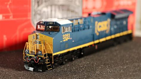 ScaleTrains CSX HO Scale ET44AH GEVO Tier 4 Unboxing YouTube