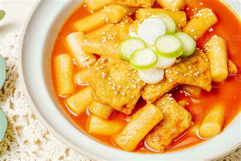 Tteokbokki, Stir-fried Rice Cake 27266546 Stock Photo at Vecteezy